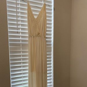 Forever 21 off white maxi dress size 2X